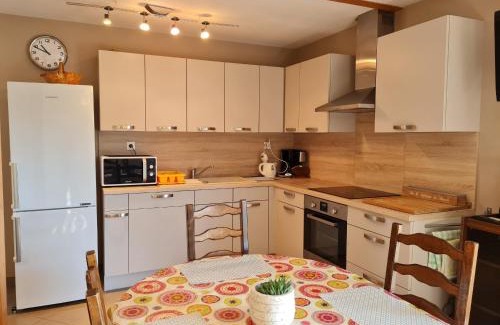 Cravant House | Gîte 5 pers au calme avec grande terrasse, près de Meung-sur-Loire et circuit des Châteaux de la Loire - FR-1-590-20