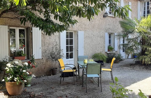 Chateauneuf-sur-Charente House | Gîte Annexe du Pont de la Charente