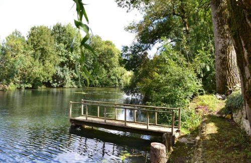 Saint-Genis-d'Hiersac House | Gîte au bord de la Charente avec jardin privatif, wifi fibre, vélos et équipements familiaux - FR-1-653-162