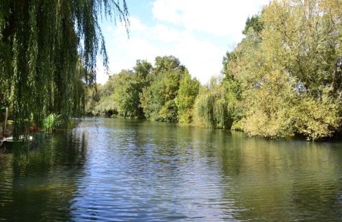 Saint-Genis-d'Hiersac House | Gîte au bord de la Charente avec jardin privatif, wifi fibre, vélos et équipements familiaux - FR-1-653-162