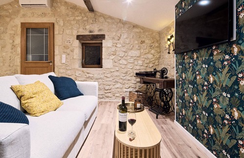 Saint-Christophe-des-Bardes Apartment | Gîte au Cœur des Vignes