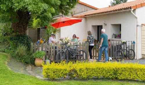 Bouzille House | Gîte Au Petit Bonheur