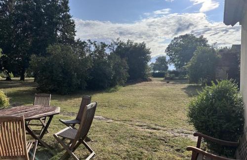 Toulon-sur-Allier House | Gîte authentique près de Moulins, idéal pour familles - FR-1-489-463