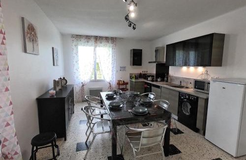 Puycornet Apartment | gîte côté vallée