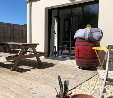 Audenge House | Gîte Cala Verde Jardin, à 4km de la première plage