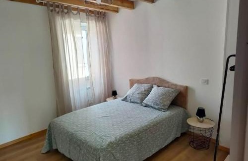 Roquetaillade Apartment | Gîte chaleureux au cœur du village