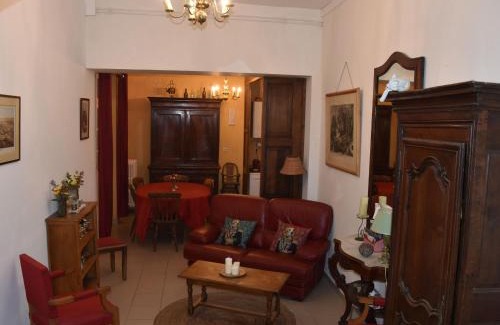 Luce-sous-Ballon House | Gîte Charmant au Cœur de la Nature près du Mans, 6 Pers., Domaine Historique - FR-1-410-319