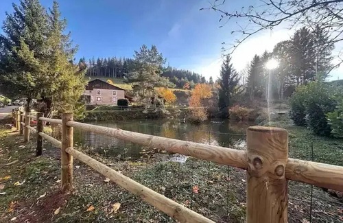 Gerbepal Cottage | Gîte Charme et Détente à Gerbépal- Lake View, Sauna, Spa and Private Terrace