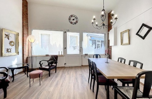 Saugues House | Gîte confortable à Saugues pour randonneurs, 3 chambres spacieuses avec salle d'eau privative - FR-1-582-365