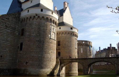 Vertou House | Gîte cosy à Vertou, près de Nantes, avec Wi-Fi et espace extérieur - FR-1-306-1217
