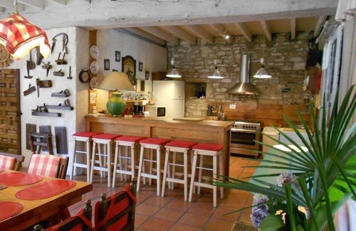 Haut-de-Bosdarros House | Gîte de caractère, 16 pers, countryside, private pool.