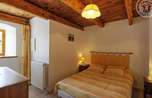 Burdignes House | Gîte de Charme 16e siècle avec Wifi et Cheminée - FR-1-496-101