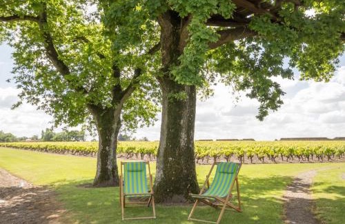 Chateau-Thebaud House | Gîte de charme avec piscine chauffée et WiFi - 2 chambres - FR-1-306-803