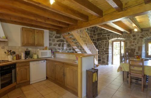 Burdignes House | Gîte de Charme avec Wifi et Cheminée en Pleine Campagne - FR-1-496-96