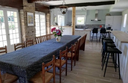 Sainte-Seve House | Gîte de la Fontaine Blanche sleeps 14