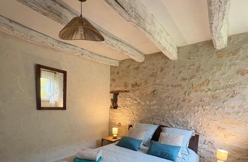 Colombiers House | Gîte de la Grange