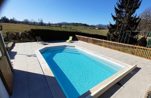 Quintenas Ski Chalet | Gîte des Hirondelles.