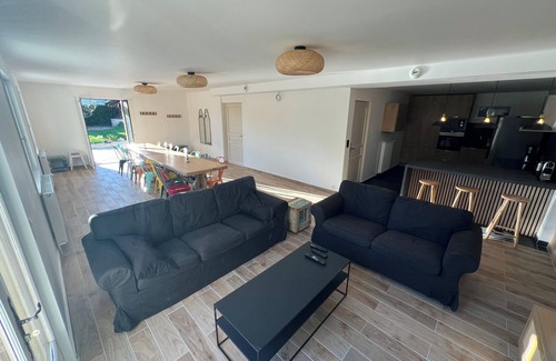 Saint-Jean-la-Bussiere House | Gîte du Beaujolais Bleu 18 pers. - Pool and Jacuzzi - Lac des Sapins 2mn away