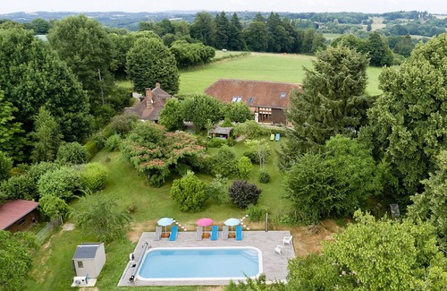 Benayes Cottage | Gîte du Puy Raynaud (4-6 pers.) large garden, heated pool and ponds