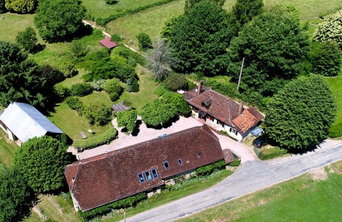 Benayes Cottage | Gîte du Puy Raynaud (4-6 pers.) large garden, heated pool and ponds