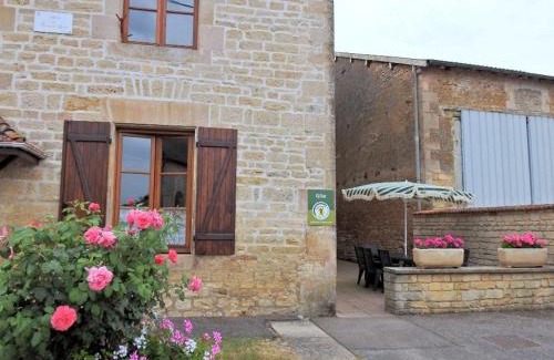 Ferriere-et-Lafolie House | Gîte familial avec cour et terrain clos au cœur de Ferrière-et-Lafolie, proche Mairie et autoroute A5. - FR-1-611-3