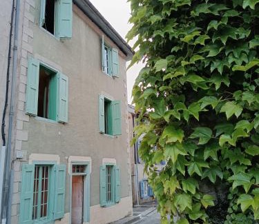 Siguer House | Gîte Groupe La Farigoule à Siguer