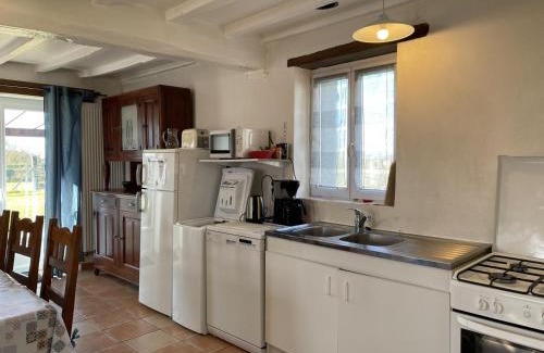 Saint-Genest House | Gîte indépendant à Saint-Genest avec jardin clos - FR-1-489-562