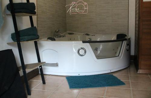 Vautorte House | Gîte l'étable détente SALLE SPA EN SUPPLEMENT