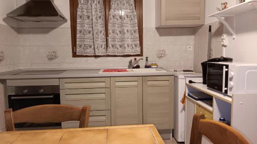 Nalzen House | Gîte la Lanterne transition écologique avec borne de recharge 7kw Site sous vidéo protection