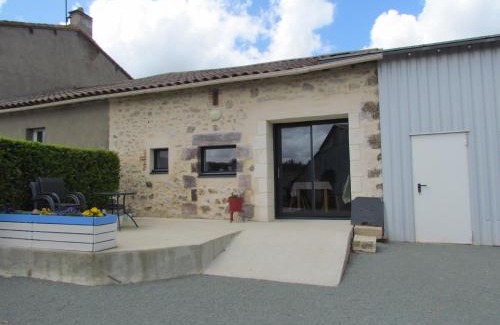 Montournais House | Gîte la petite maison