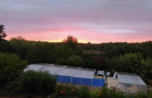 Montreuil-sur-Maine House | Gîte La Pironnière - Piscine, Nature, au bord de la Rivière