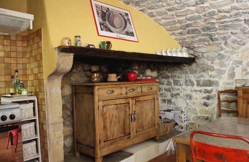 Combas House | Gîte Le clos des mûriers; under the Gard sun!