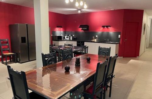 Coulaines House | Gîte luxueux avec piscine, spa, jardin et équipements de loisirs à Sargé-lès-le-Mans - FR-1-410-437