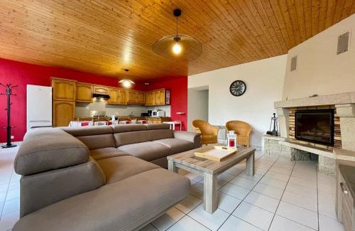 Saint-Julien-Molhesabate House | Gîte rénové 2018, au cœur de la nature, activités plein air, 3 chambres, jardin privatif, proche Via Fluvia - FR-1-582-261