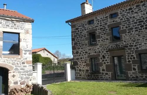 La Fagette House | Gîte rénové idéal pour randos et astronomie, calme assuré, proche Puy-en-Velay et activités nature. - FR-1-582-318