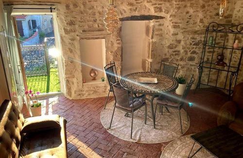 Chatel-Guyon Apartment | Gîte romantique dans maison vigneronne