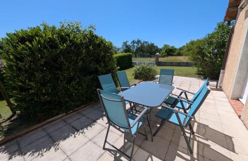 Fretigney-et-Velloreille House | Gîte spacieux à Fretigney avec jardin et billard, idéal pour 8 pers. - FR-1-583-507