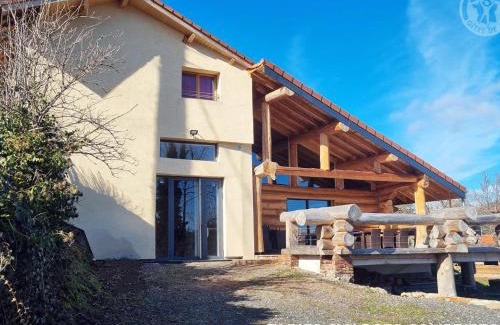 Saint-Jean-Soleymieux House | Gîte spacieux avec jacuzzi dans un cadre champêtre - FR-1-496-313