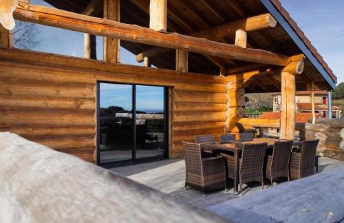 Saint-Jean-Soleymieux House | Gîte spacieux avec jacuzzi dans un cadre champêtre - FR-1-496-313