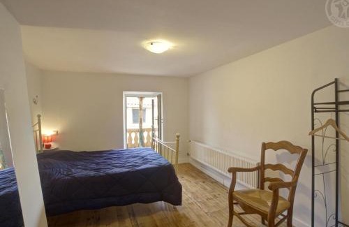 Cremeaux House | Gîte spacieux avec terrasse en pleine campagne à Crémaux - FR-1-496-220