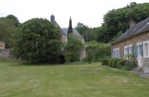 Pontvallain House | Gîte spacieux rénové en 1850 avec grand jardin, terrasse, jeux pour enfants et équipements modernes ! - FR-1-410-172