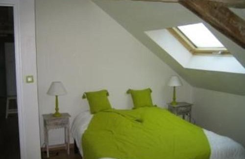 Pontvallain House | Gîte spacieux rénové en 1850 avec grand jardin, terrasse, jeux pour enfants et équipements modernes ! - FR-1-410-172