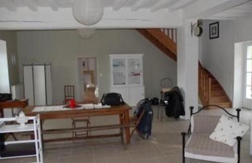 Pontvallain House | Gîte spacieux rénové en 1850 avec grand jardin, terrasse, jeux pour enfants et équipements modernes ! - FR-1-410-172