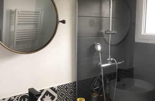 Theix-Noyalo House | Gîte Tout Confort Jacuzzi Privé