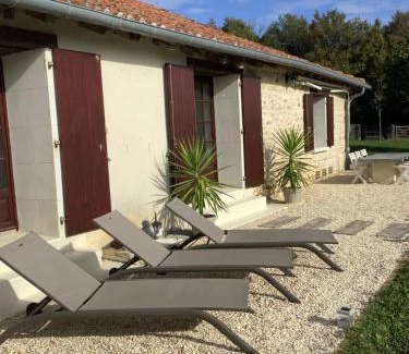 Le Grand-Madieu House | Gîte vallée magique Panissaud