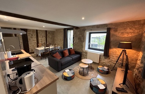 Clermont-Dessous House | Gîtes le Founil des Moines »Le Chai »espace Piscine et spa Naturiste