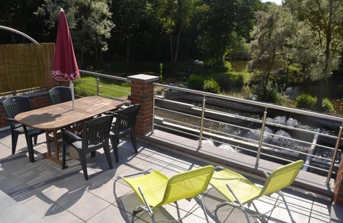 Momignies House | Gîtes pêche - à la ferme - "Rêve d'Eau" aux Etangs de Cendron En-Fr-Es