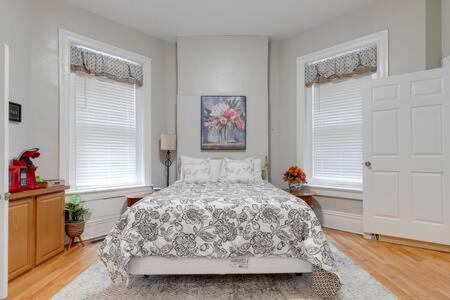 Fan District Apartment | G2 CENTRAL LOCATION museums FREE PARKING