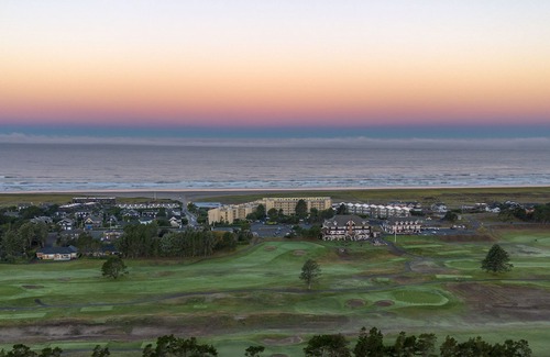 Gearhart Condo | G698 One bedroom plus loft Top floor, Elevator, 21+ONLY, No cleaning fees