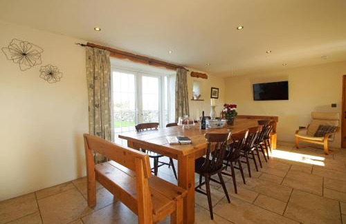 Garn Fadryn House | Gadlas